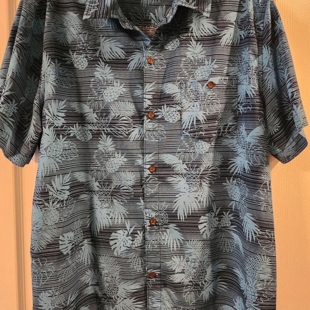 Caribbean Joe Blue and Gray Tropical Button-Down Shirt - Picture 1 of 4